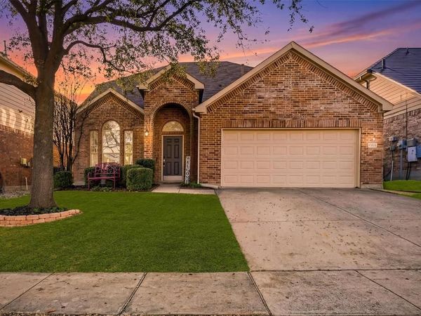 8933 Golden Sunset Trail, Fort Worth, TX 76244
