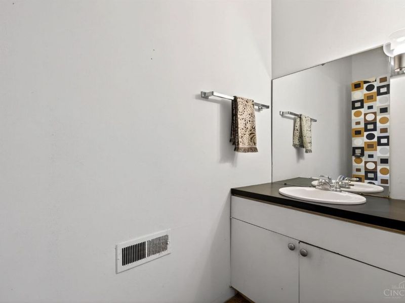 3595 Cooper Road, Blue Ash, OH 45241 Photo 19