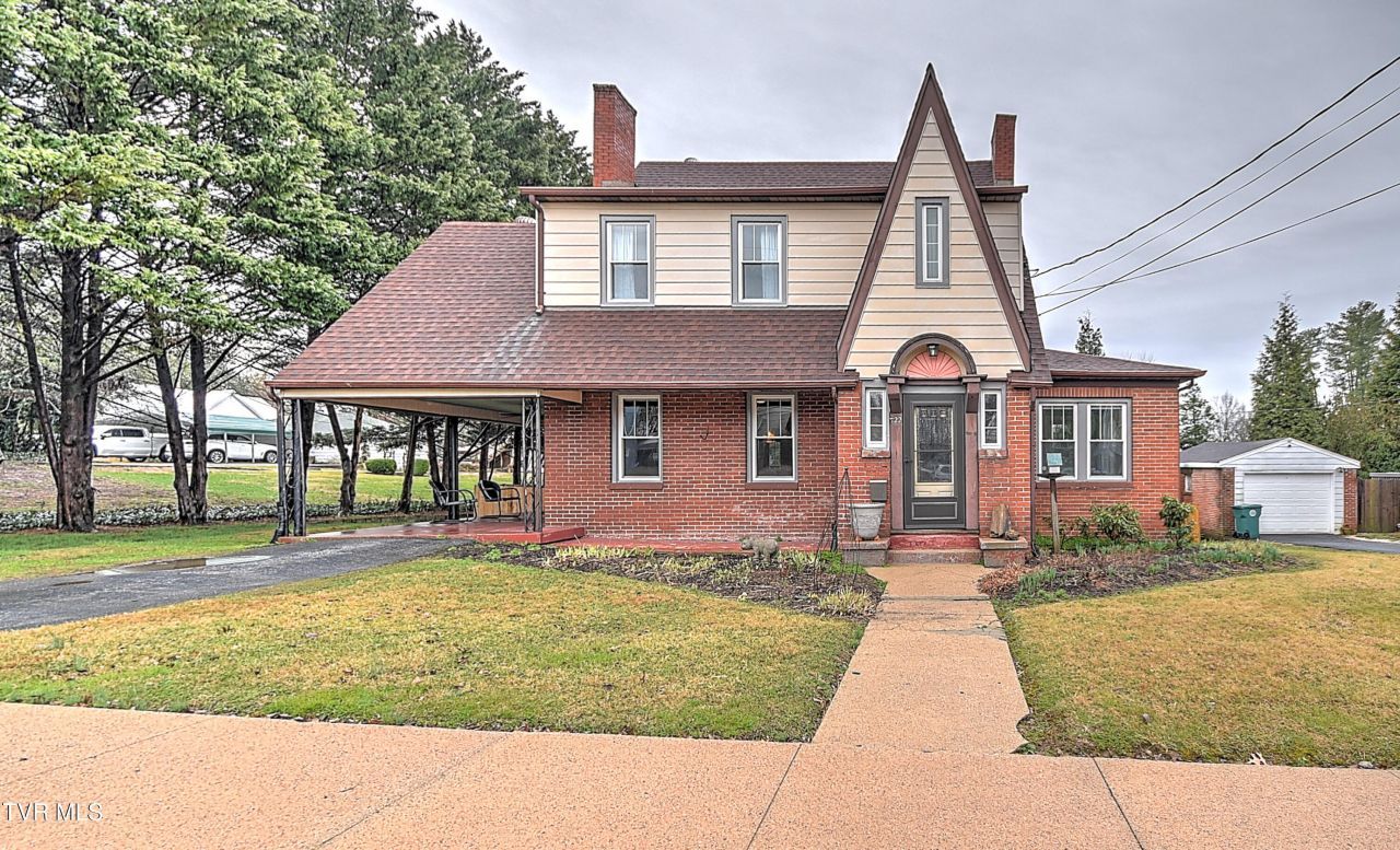 722 Lawrence Avenue, Bristol, VA 24201 Main Photo