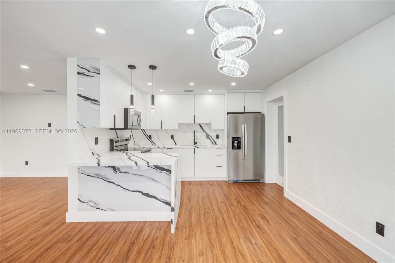 2520 NW 108th St, Miami, FL 33167 Photo