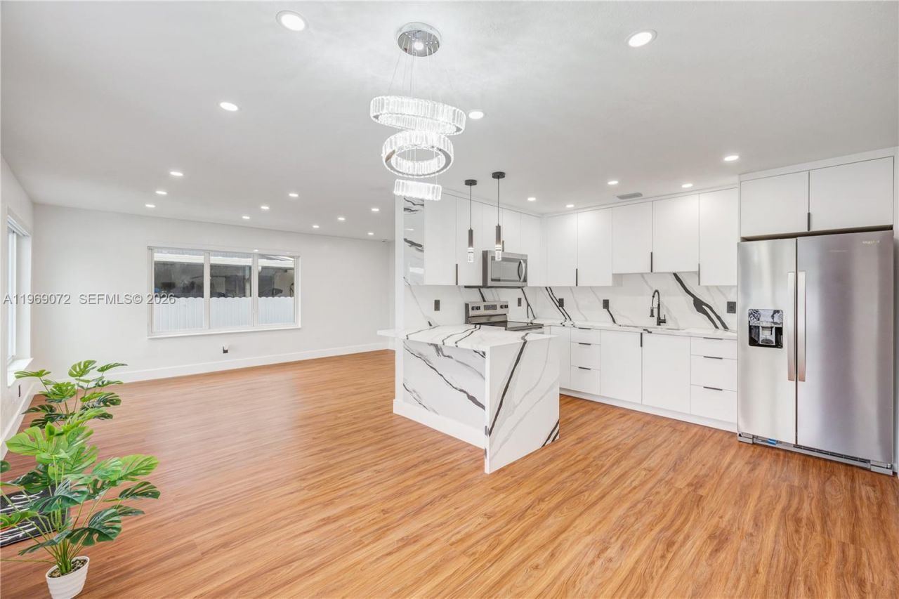 2520 NW 108th St, Miami, FL 33167 Photo