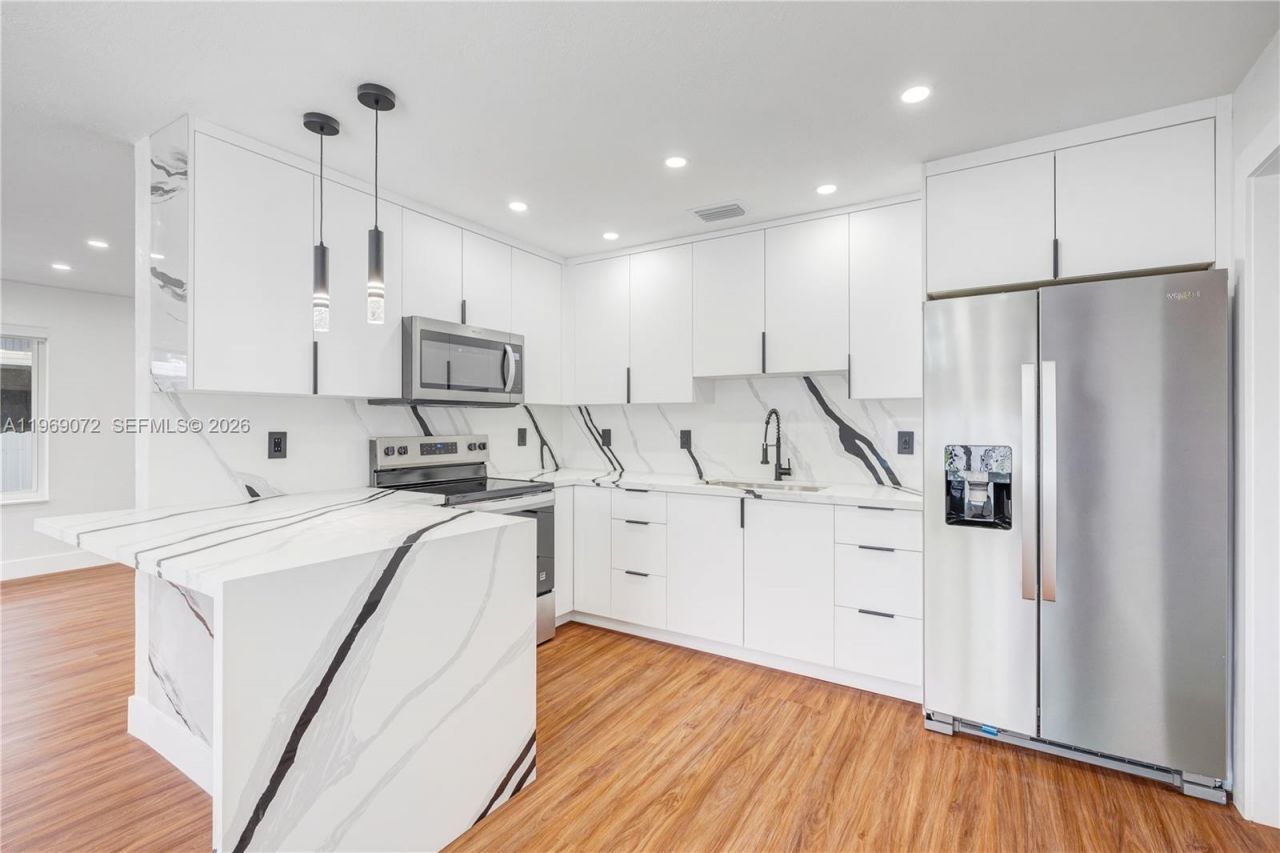 2520 NW 108th St, Miami, FL 33167 Photo