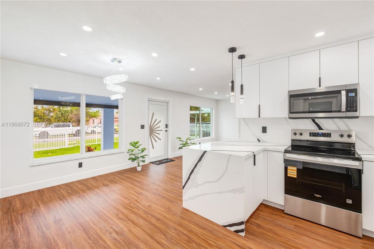 2520 NW 108th St, Miami, FL 33167 Photo