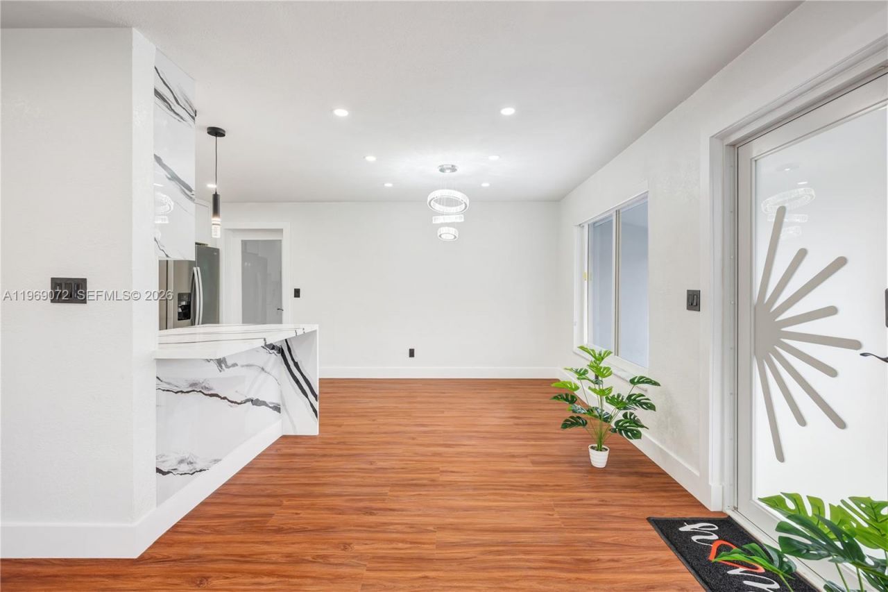 2520 NW 108th St, Miami, FL 33167 Photo