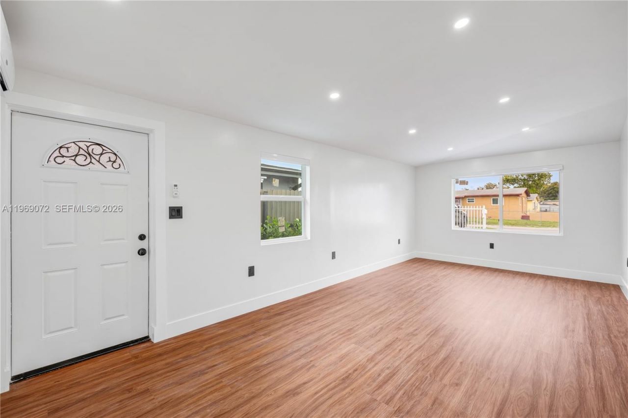 2520 NW 108th St, Miami, FL 33167 Photo