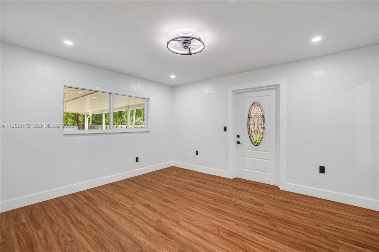 2520 NW 108th St, Miami, FL 33167 Photo