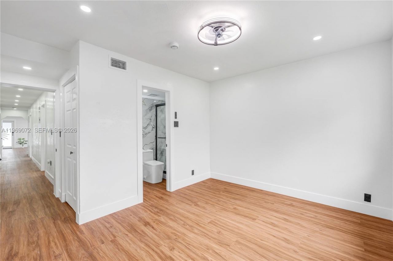 2520 NW 108th St, Miami, FL 33167 Photo