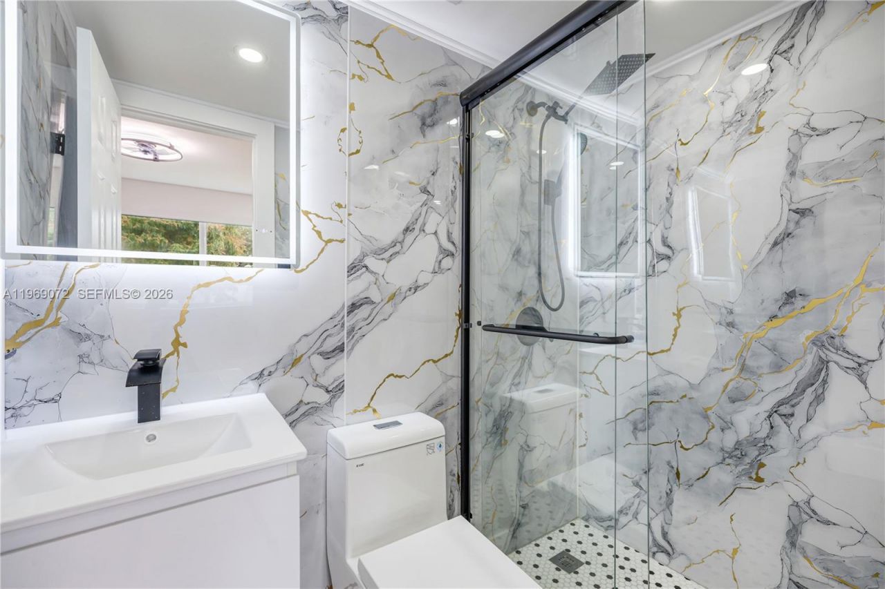 2520 NW 108th St, Miami, FL 33167 Photo