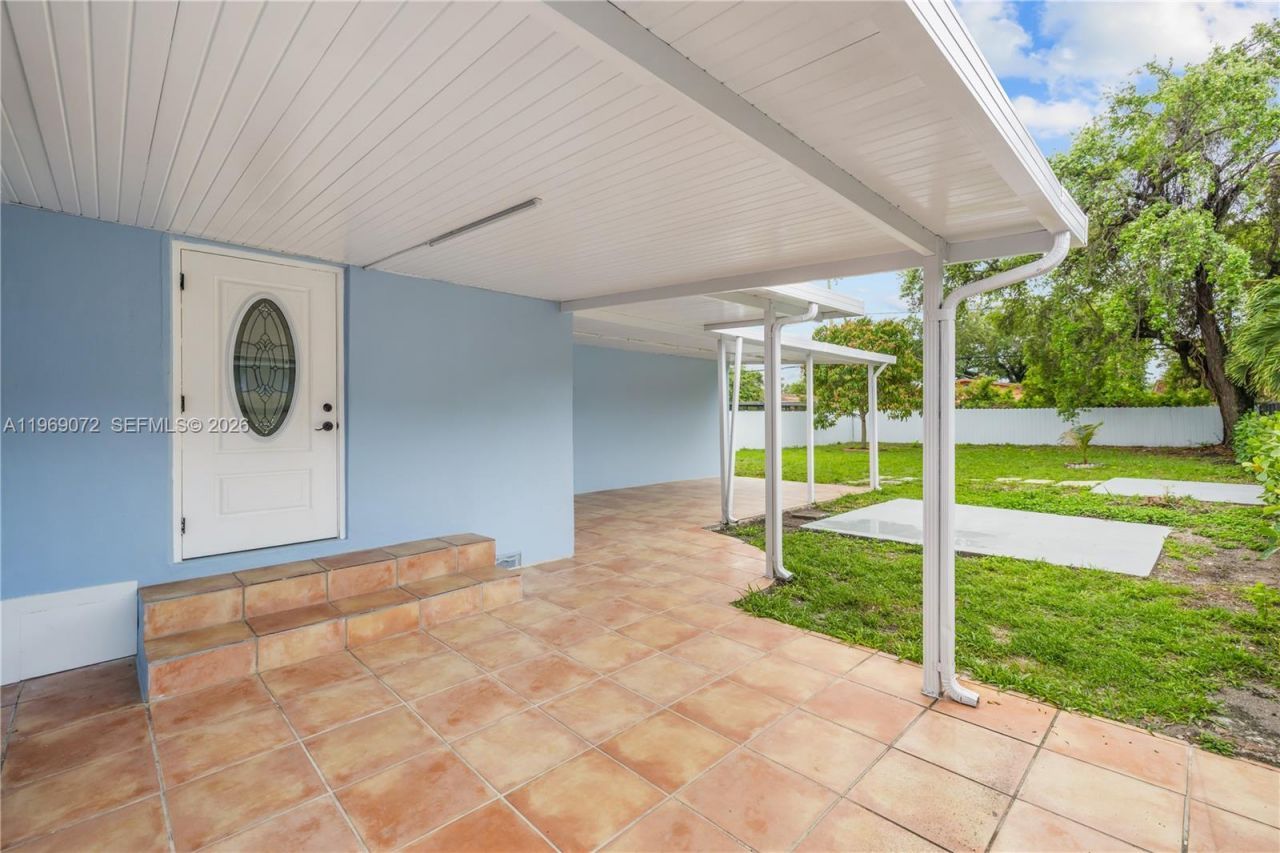 2520 NW 108th St, Miami, FL 33167 Photo