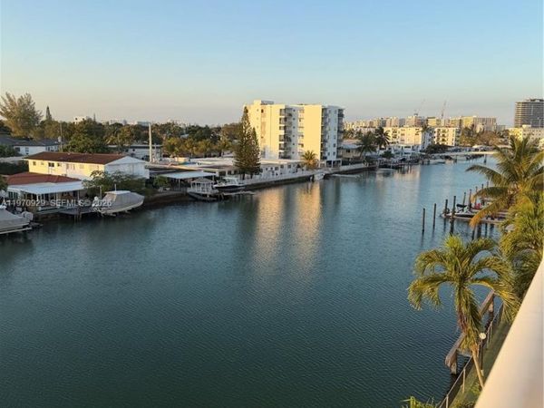 7900 Tatum Waterway Dr , Unit 506, Miami Beach, FL 33141