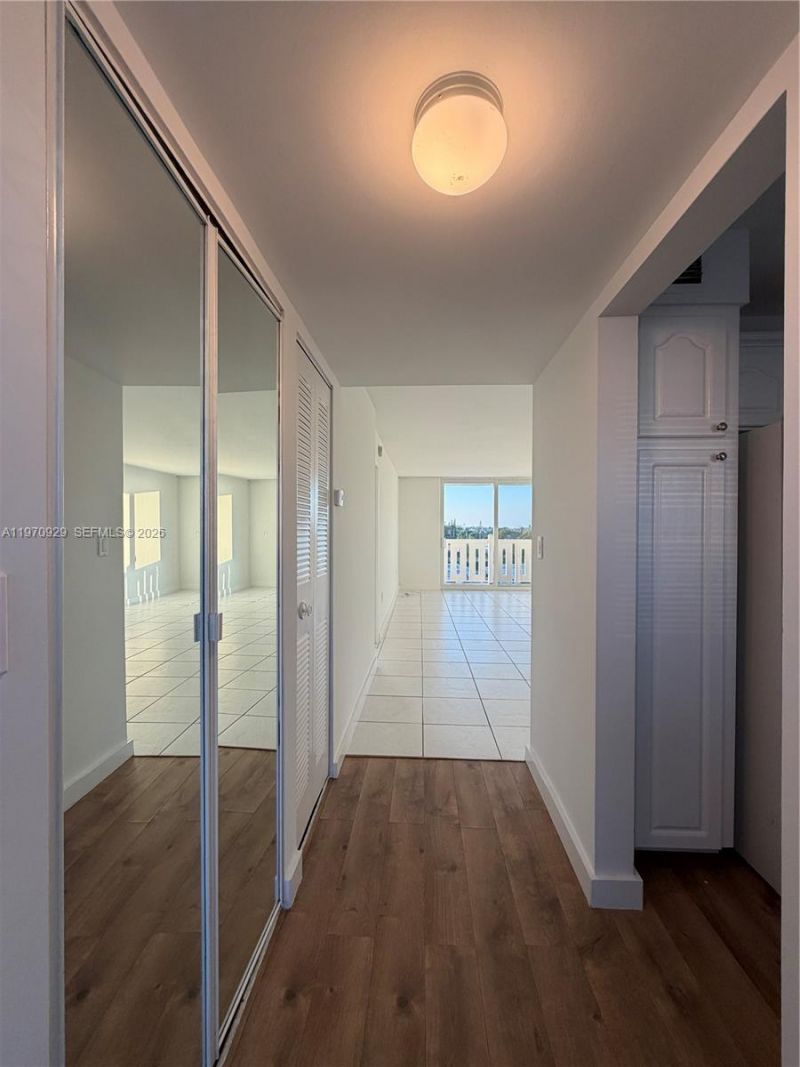 7900 Tatum Waterway Dr , Unit 506, Miami Beach, FL 33141 Photo