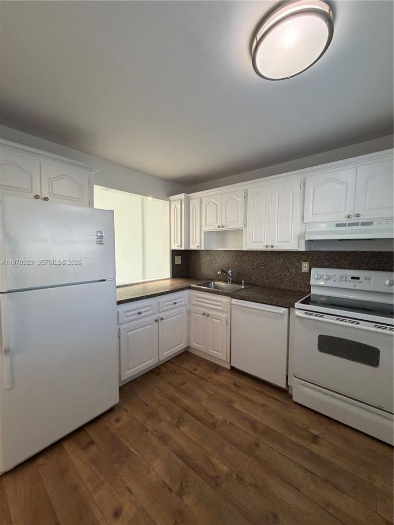 7900 Tatum Waterway Dr , Unit 506, Miami Beach, FL 33141 Photo