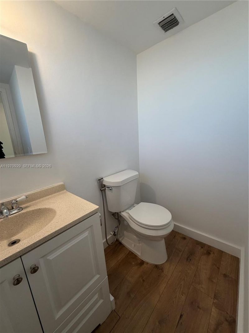 7900 Tatum Waterway Dr , Unit 506, Miami Beach, FL 33141 Photo