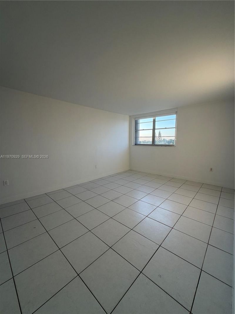 7900 Tatum Waterway Dr , Unit 506, Miami Beach, FL 33141 Photo