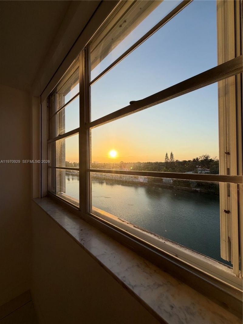 7900 Tatum Waterway Dr , Unit 506, Miami Beach, FL 33141 Photo