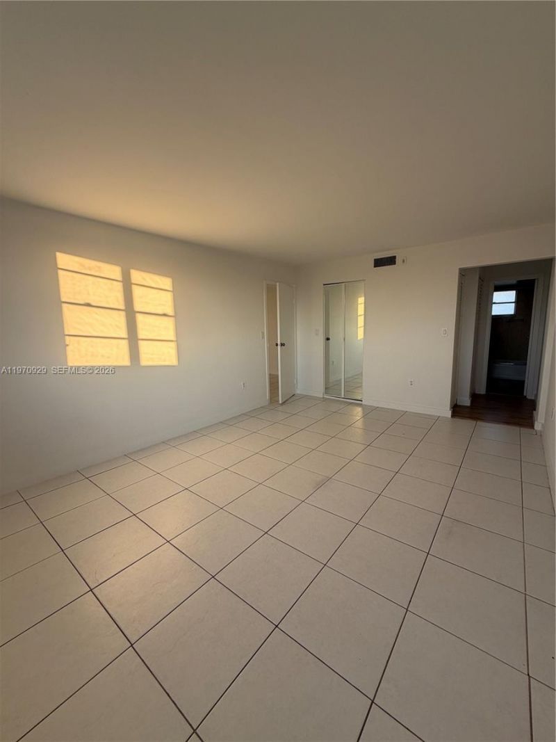 7900 Tatum Waterway Dr , Unit 506, Miami Beach, FL 33141 Photo