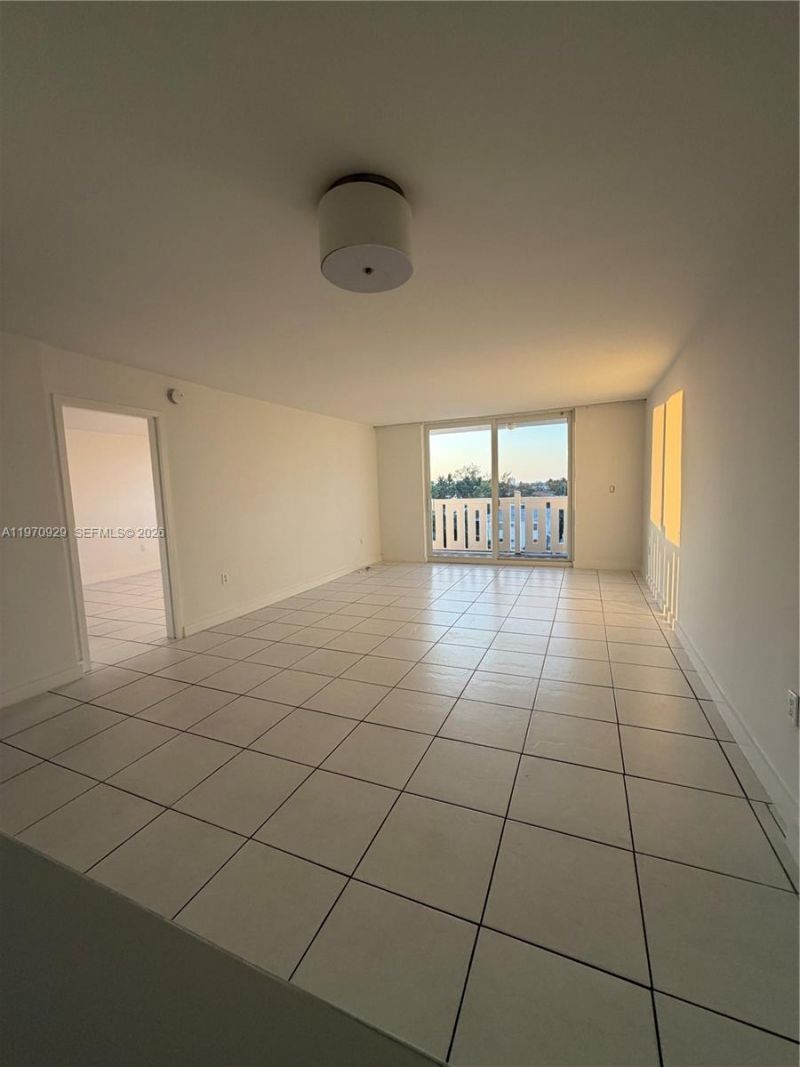 7900 Tatum Waterway Dr , Unit 506, Miami Beach, FL 33141 Photo