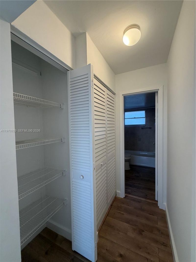 7900 Tatum Waterway Dr , Unit 506, Miami Beach, FL 33141 Photo