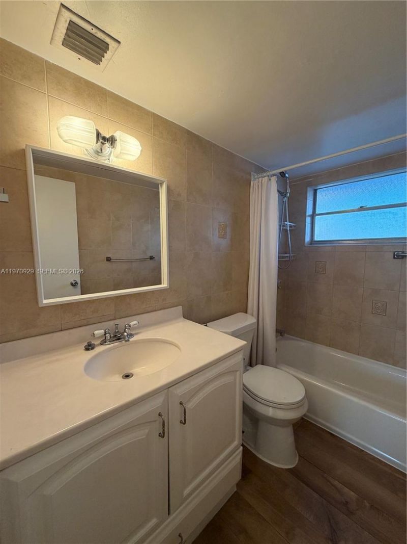 7900 Tatum Waterway Dr , Unit 506, Miami Beach, FL 33141 Photo