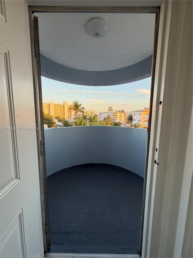 7900 Tatum Waterway Dr , Unit 506, Miami Beach, FL 33141 Photo