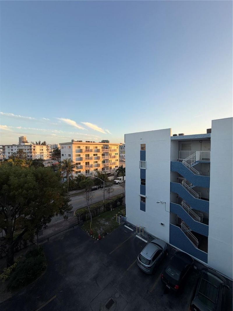 7900 Tatum Waterway Dr , Unit 506, Miami Beach, FL 33141 Photo