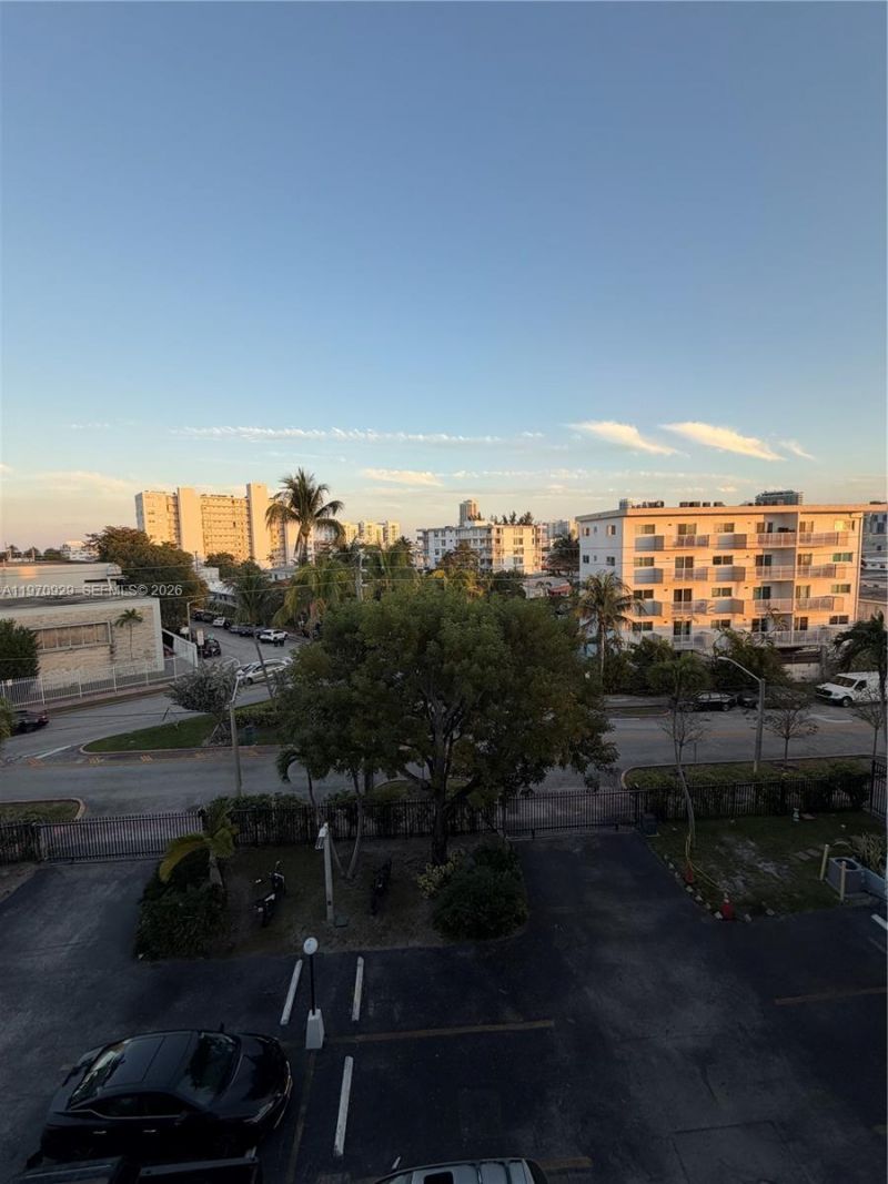 7900 Tatum Waterway Dr , Unit 506, Miami Beach, FL 33141 Photo