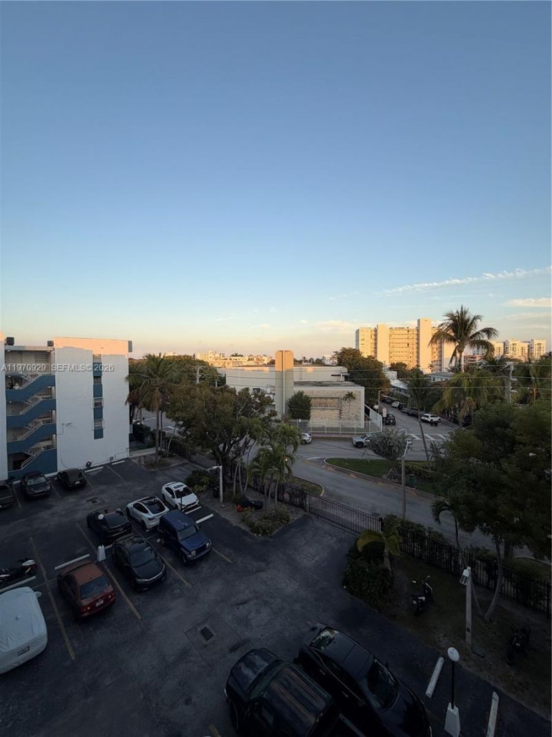 7900 Tatum Waterway Dr , Unit 506, Miami Beach, FL 33141 Photo