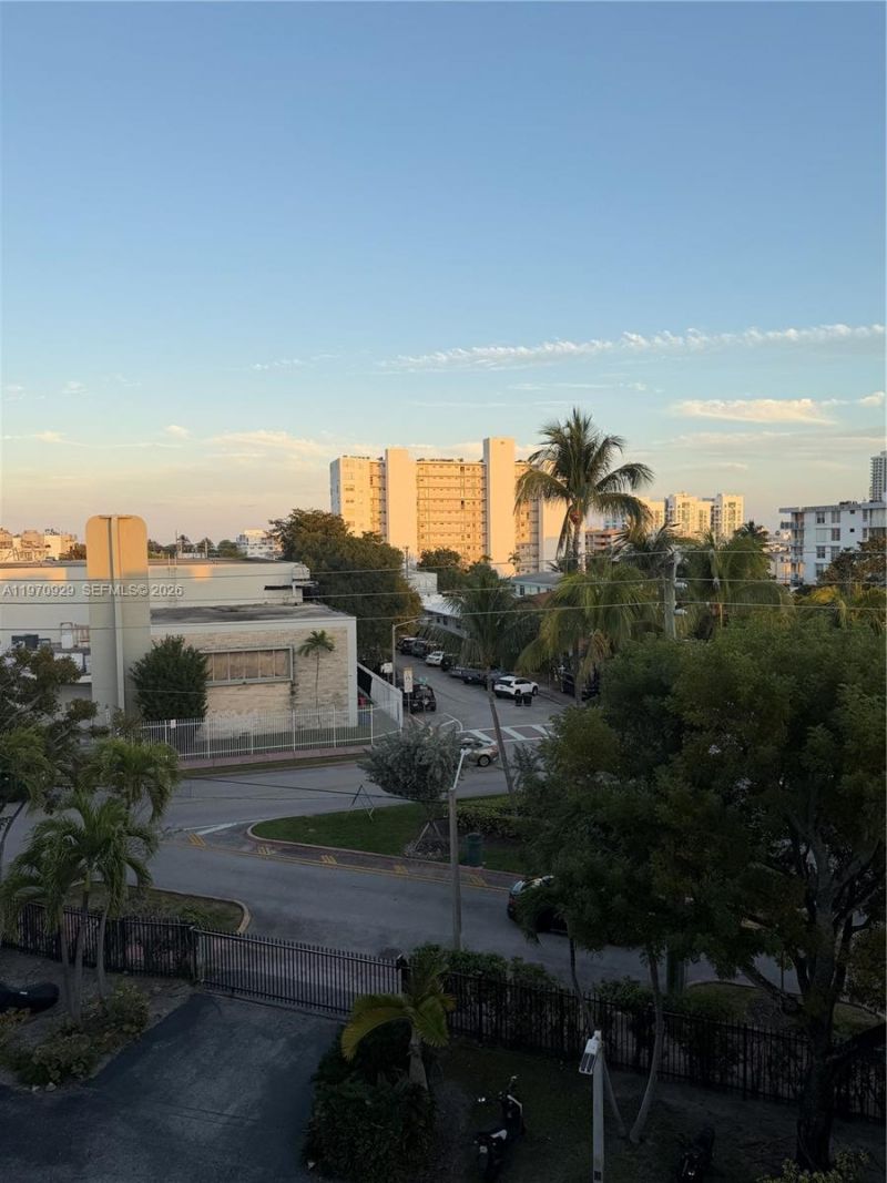 7900 Tatum Waterway Dr , Unit 506, Miami Beach, FL 33141 Photo