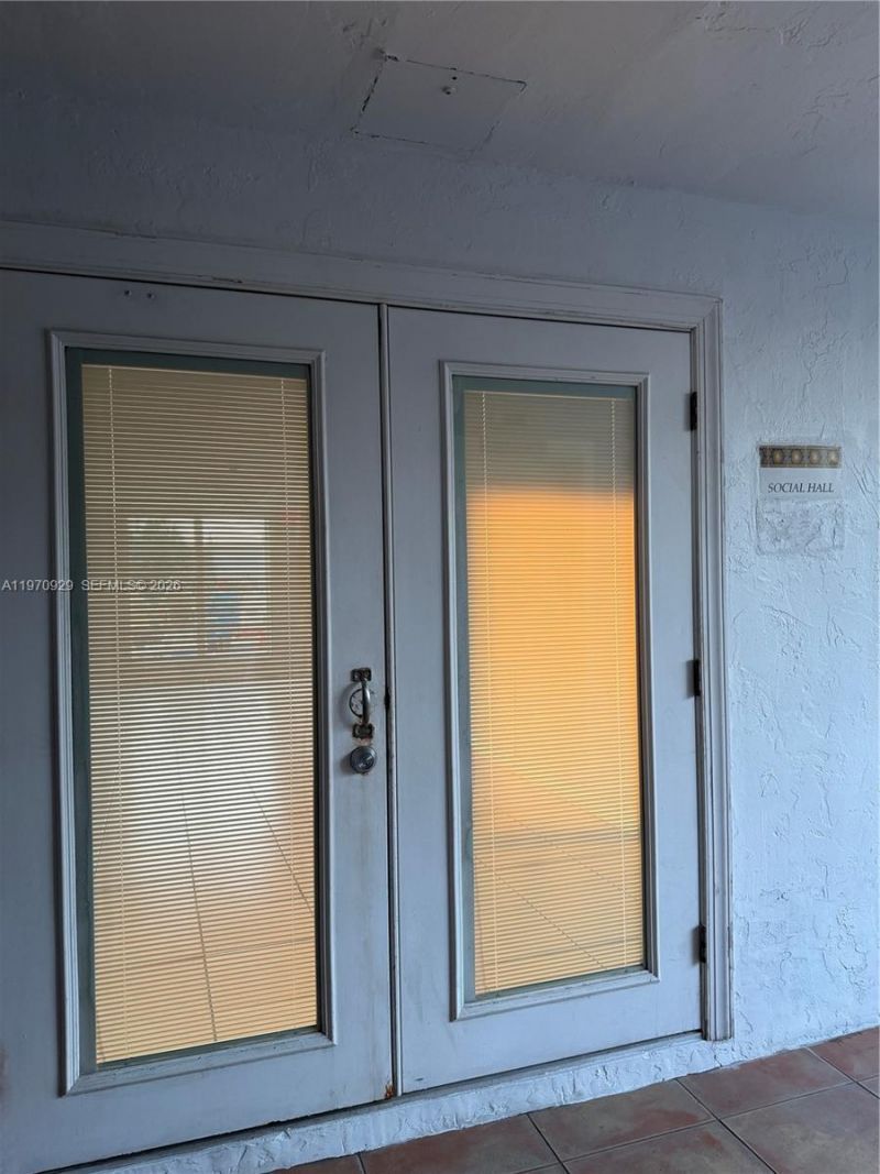 7900 Tatum Waterway Dr , Unit 506, Miami Beach, FL 33141 Photo