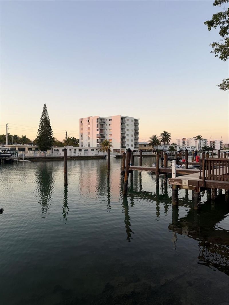 7900 Tatum Waterway Dr , Unit 506, Miami Beach, FL 33141 Photo