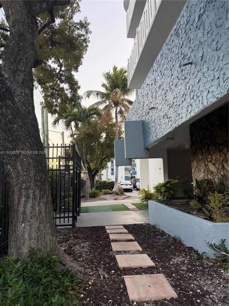 7900 Tatum Waterway Dr , Unit 506, Miami Beach, FL 33141 Photo