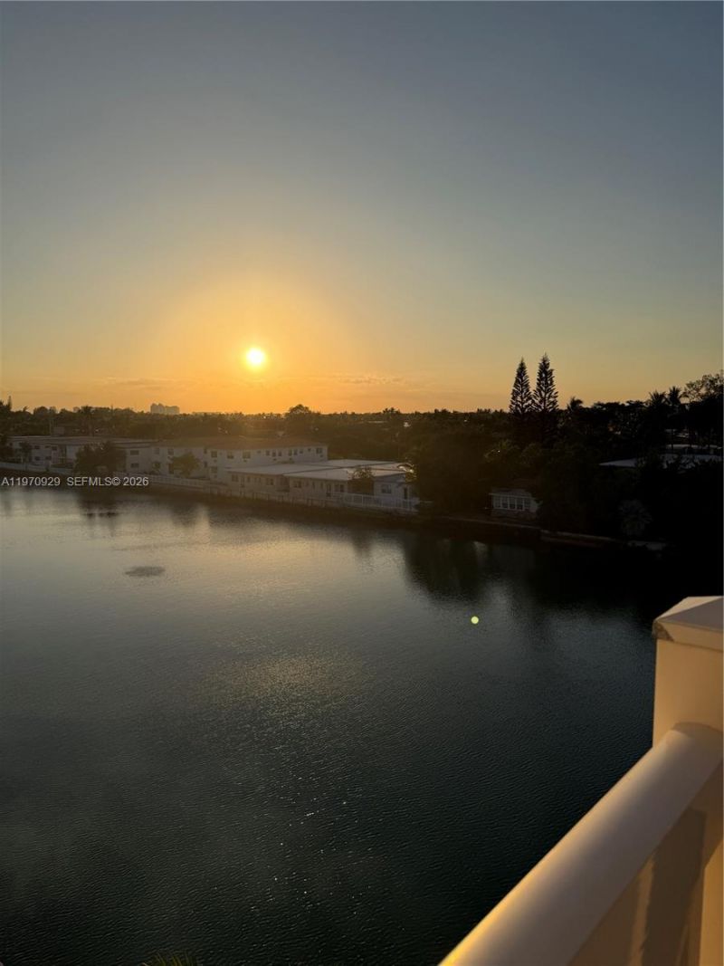 7900 Tatum Waterway Dr , Unit 506, Miami Beach, FL 33141 Photo