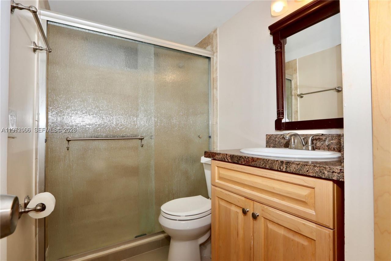 2910 Point East Dr , Unit M204, Aventura, FL 33160 Photo