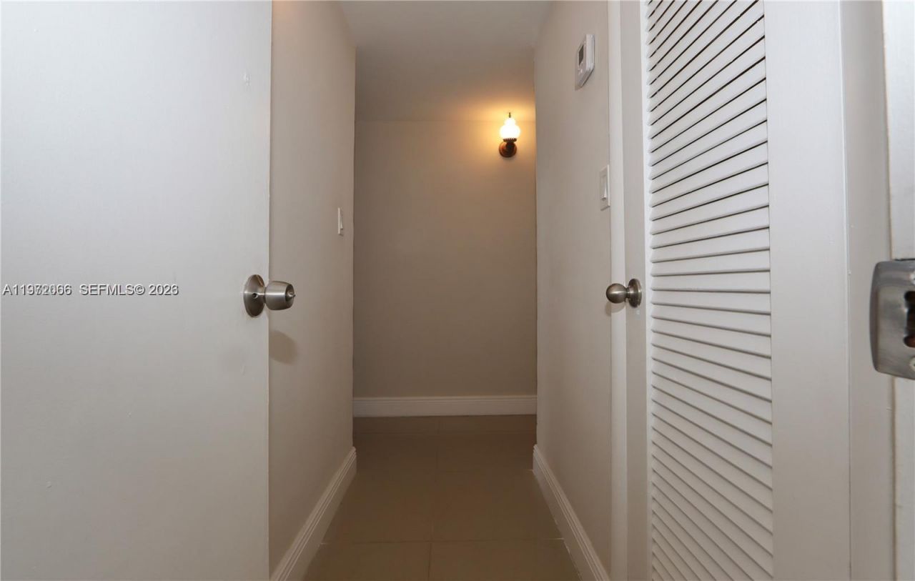 2910 Point East Dr , Unit M204, Aventura, FL 33160 Photo