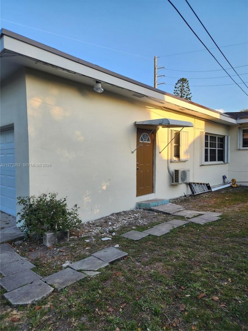 1375 NE 135th St , Unit B, North Miami, FL 33161 Photo