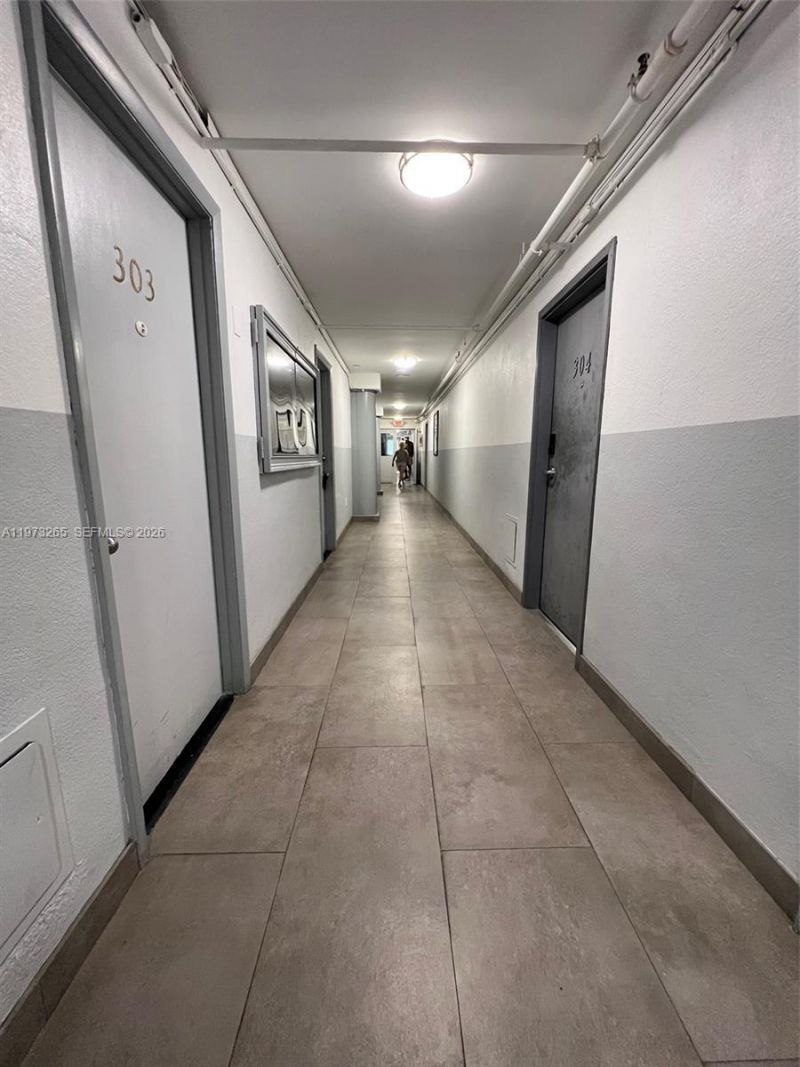 1100 Collins Ave , Unit 303, Miami Beach, FL 33139 Photo