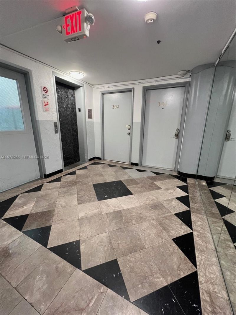 1100 Collins Ave , Unit 303, Miami Beach, FL 33139 Photo