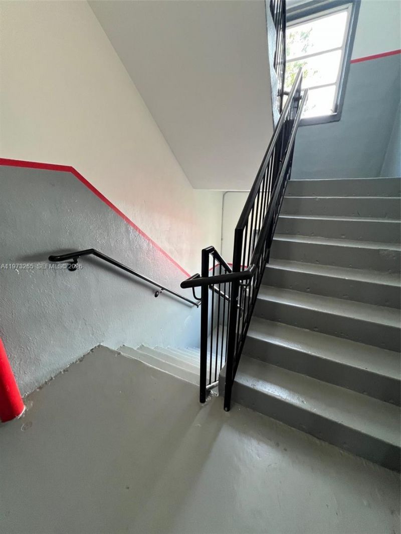 1100 Collins Ave , Unit 303, Miami Beach, FL 33139 Photo