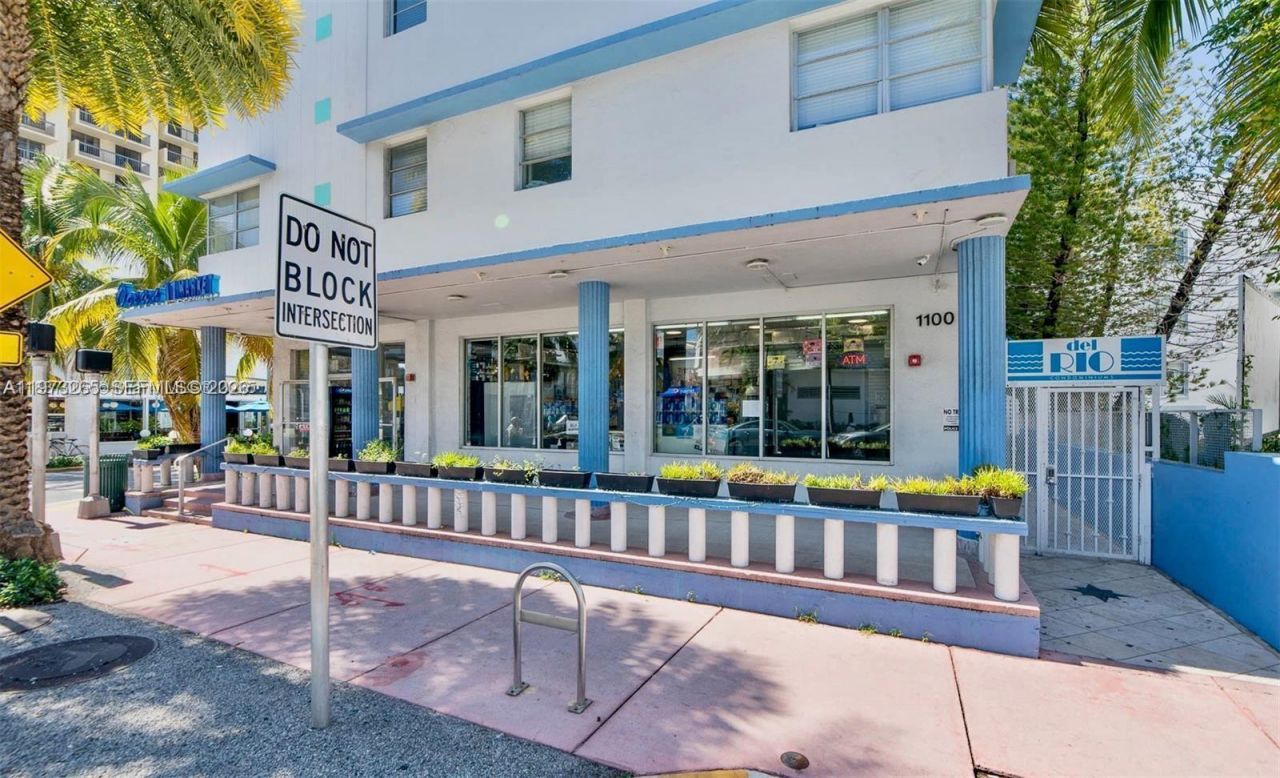 1100 Collins Ave , Unit 303, Miami Beach, FL 33139 Photo