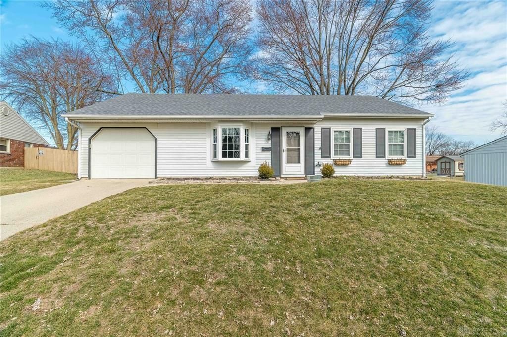 511 Rohr Lane, Englewood, OH 45322 Main Photo