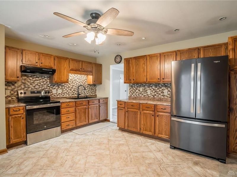 511 Rohr Lane, Englewood, OH 45322 Photo 11