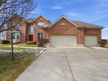 206 Cloverleaf Circle, Englewood, OH 45322