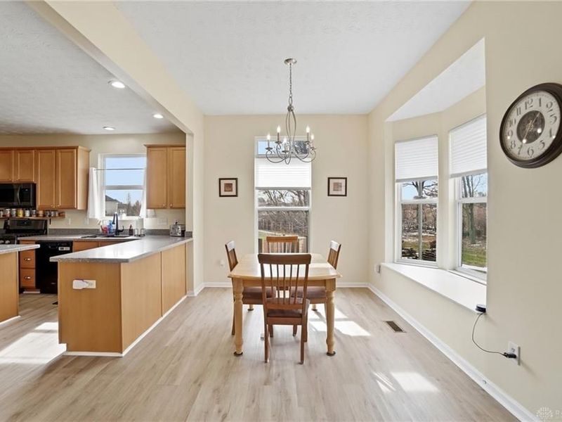 206 Cloverleaf Circle, Englewood, OH 45322 Photo 16