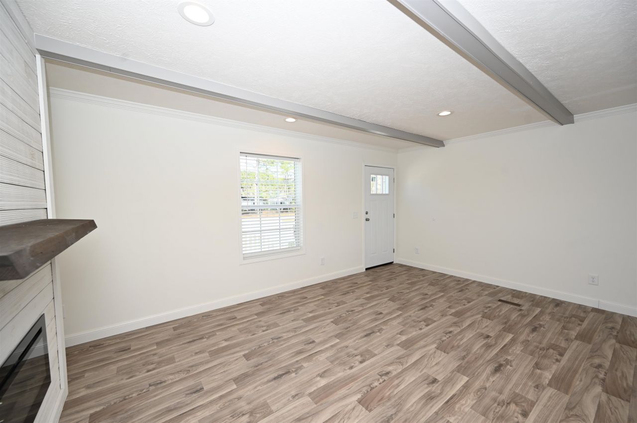 595 Loop Circle Photo 10
