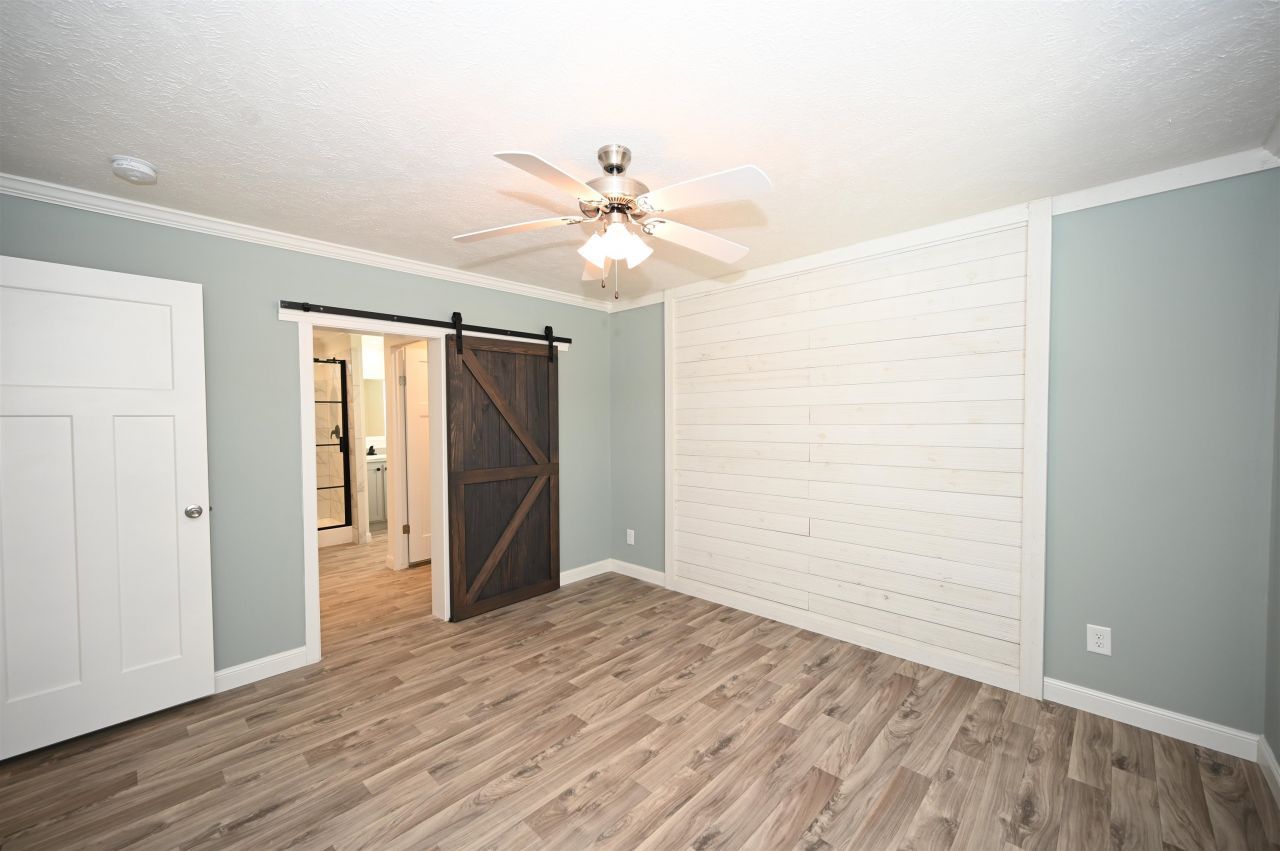 595 Loop Circle Photo 12