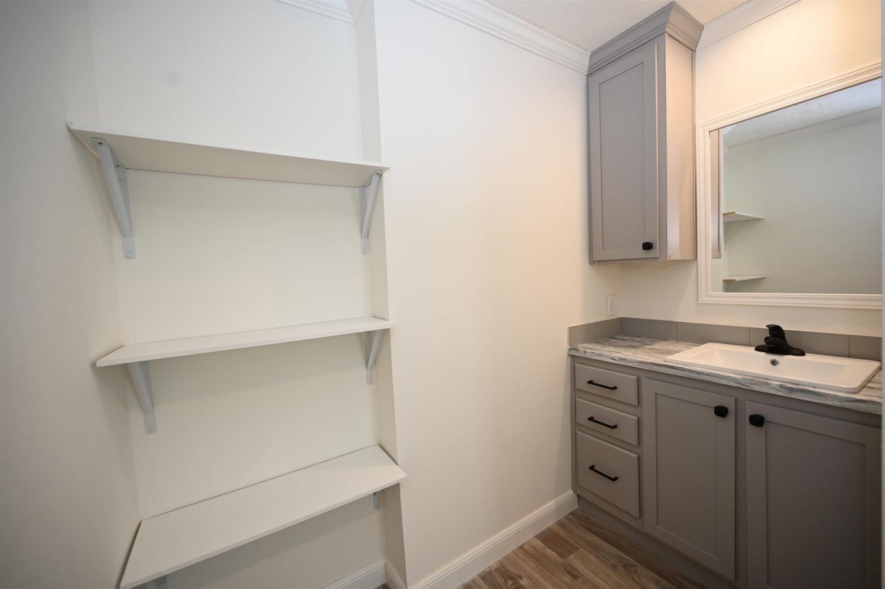 595 Loop Circle Photo 18