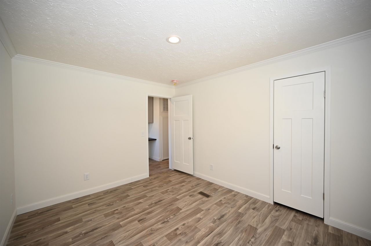 595 Loop Circle Photo 23