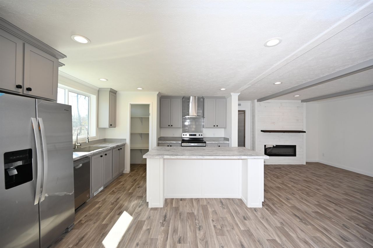 595 Loop Circle Photo 6