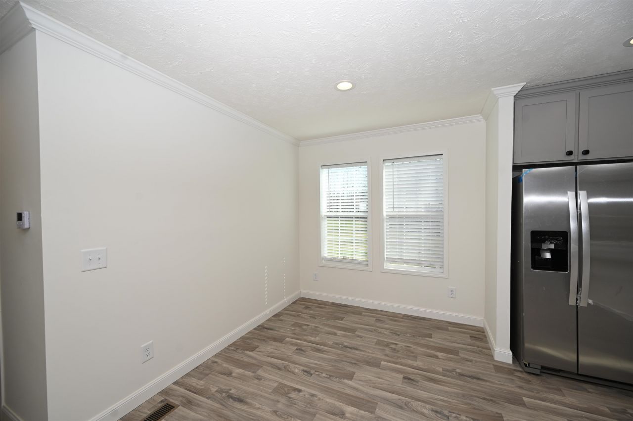 595 Loop Circle Photo 9