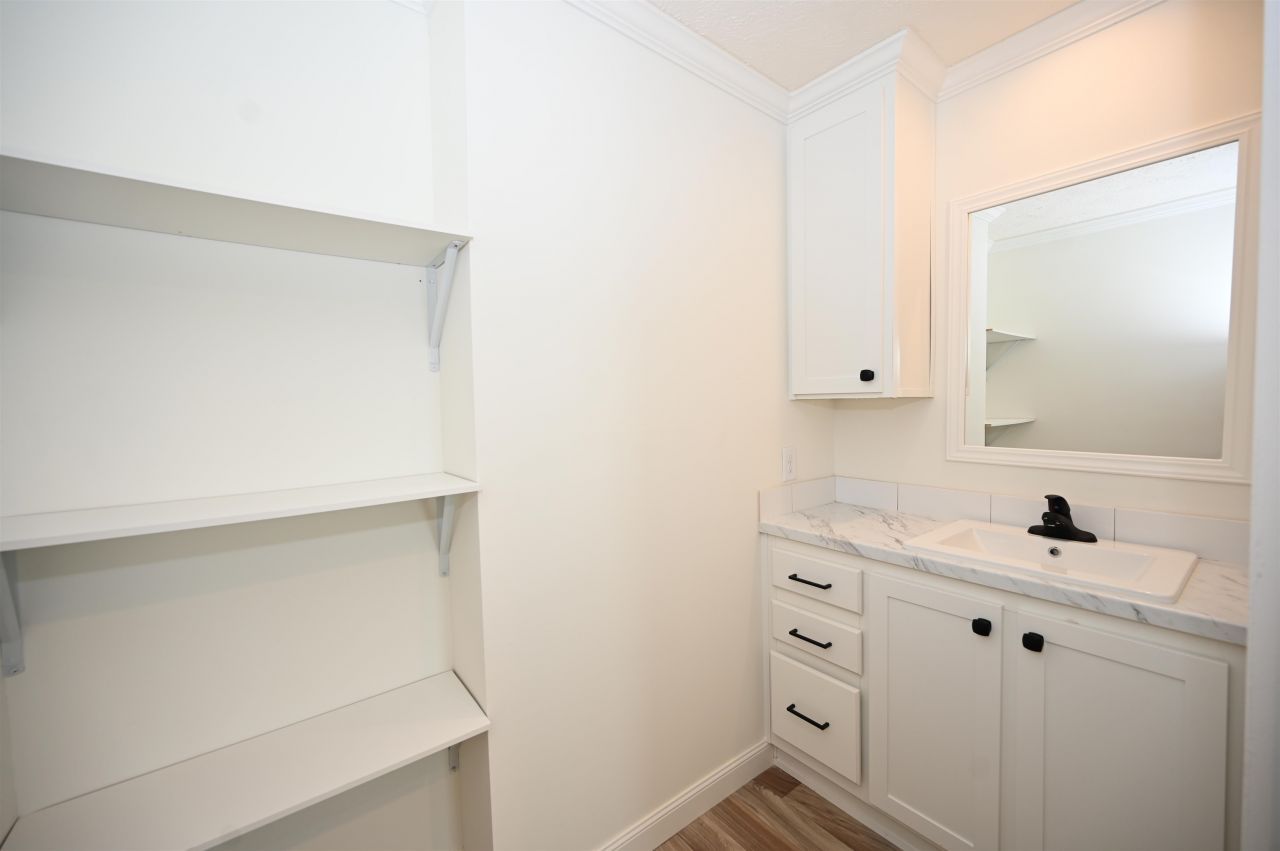 599 Loop Circle Photo 13